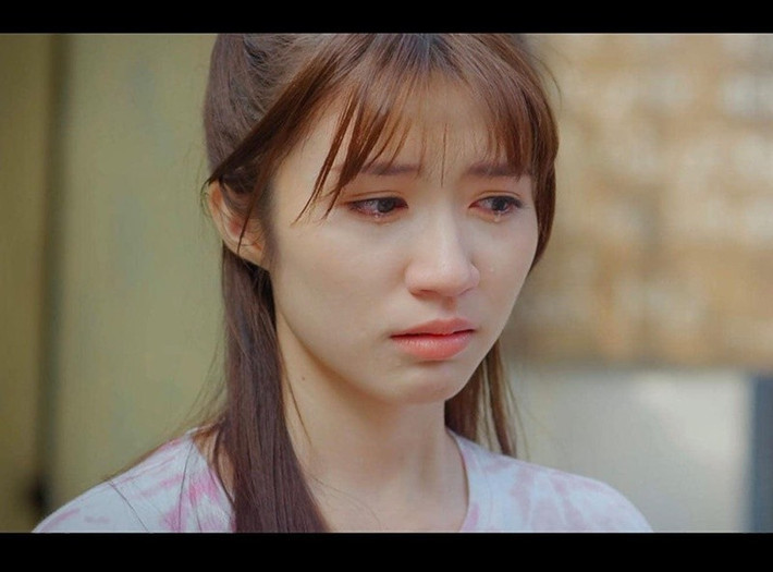 Ngọc Huyền gây chú ý khi đóng phim Thương ngày nắng về. Cô chia sẻ trên Tiền Phong, là một diễn viên tay ngang, không được đào tạo bài bản và chuyên nghiệp, cô phải cố gắng hơn những diễn viên khác rất nhiều. Ảnh: Tiền Phong.