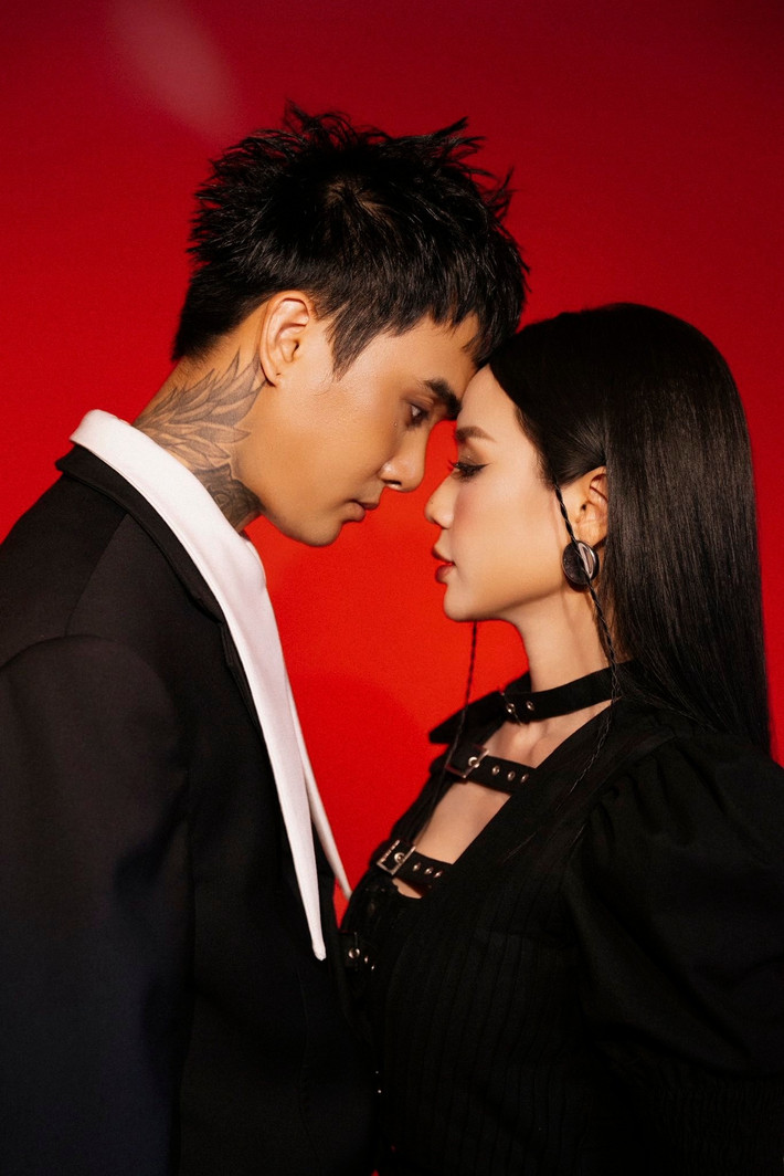 Sau khi tổ chức đám cưới vào tháng 7/2025, Bảo Ngọc và Đạt G thường xuyên khoe hình ảnh hạnh phúc bên nhau.