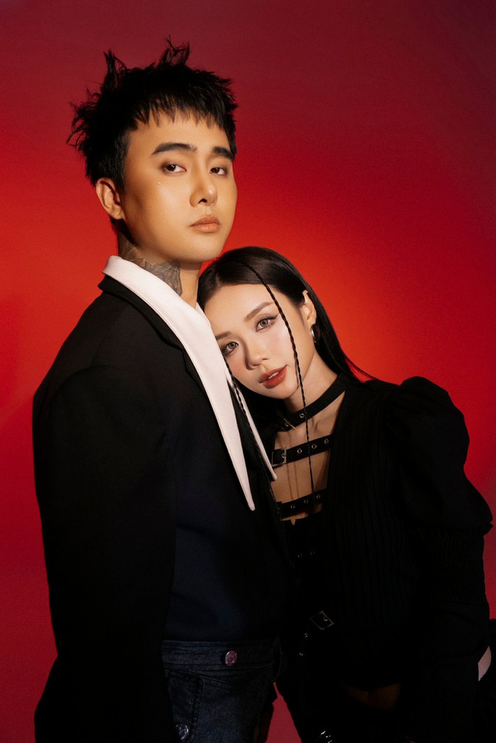 Nam rapper dành lời ngọt ngào cho vợ: "Em có lớn đến mấy cũng là em bé nhỏ, cũng nằm trọn trong vòng tay anh".