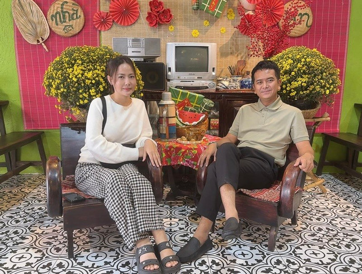 Sau đám cưới vào tháng 7/2025, hai vợ chồng Hùng Thuận thường tranh thủ thời gian rảnh để đi nghỉ dưỡng, xem phim cuối tuần hoặc ra ngoài ăn uống trong những dịp đặc biệt. Những khoảnh khắc đời thường được chia sẻ đều đặn cho thấy cuộc sống hôn nhân của nam diễn viên đang ở giai đoạn ổn định.