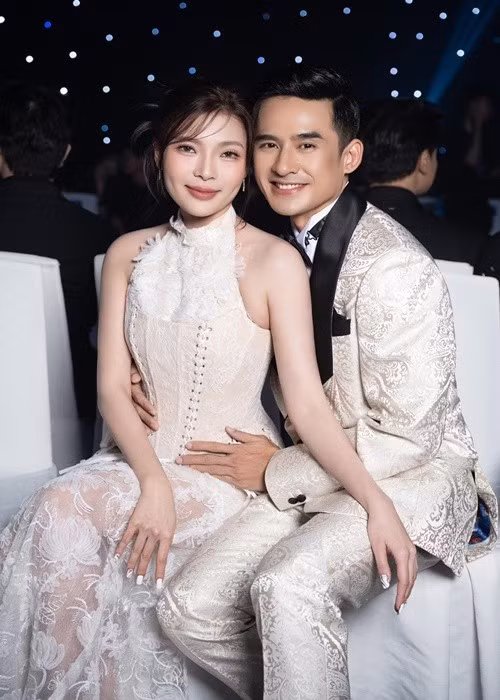 Kết hôn vào năm 2016, Thúy Diễm luôn được Lương Thế Thành yêu thương, chiều chuộng. Mới đây, nhân dịp sinh nhật của Thúy Diễm, Lương Thế Thành dành lời ngọt ngào cho vợ: "Chúc vợ tôi sinh nhật vui vẻ, nhiều sức khỏe , thành công trong công việc và luôn luôn xinh đẹp, trẻ trung". Ảnh: FB Lương Thế Thành.