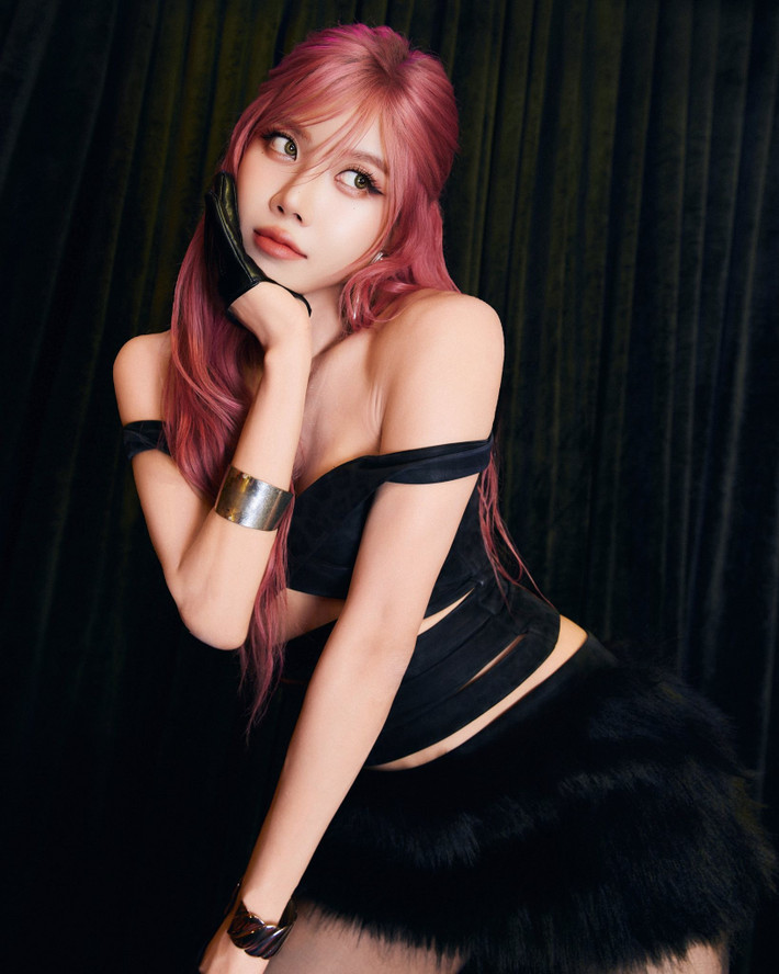 Nữ ca sĩ sở hữu thân hình ngày càng quyến rũ, khéo ăn mặc tôn dáng. Ảnh: FB Trang Pháp.