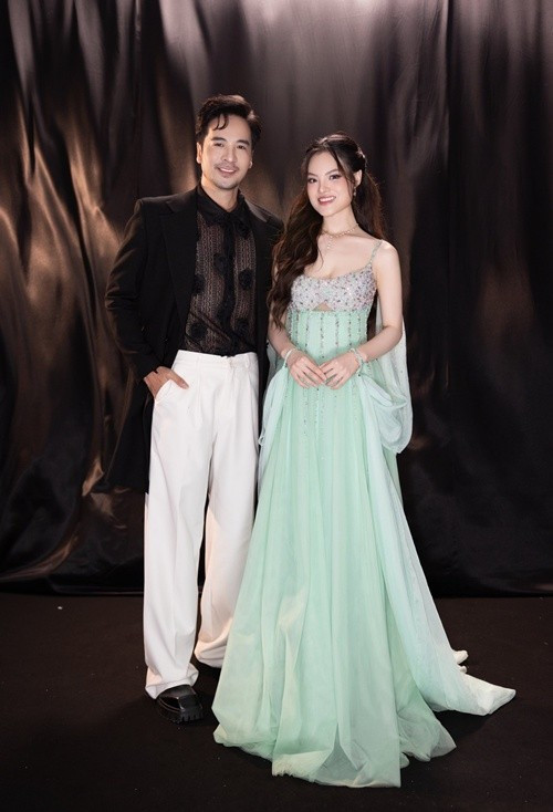 Đoàn Minh Tài chia sẻ trên Znews, anh và bạn gái sẽ tổ chức hôn lễ vào 25/12/2025. Ảnh: FB Đoàn Minh Tài.