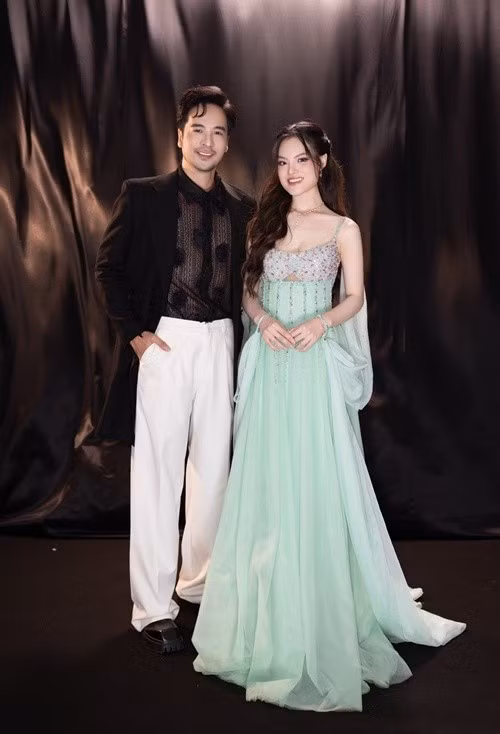 Đoàn Minh Tài chia sẻ trên Znews, anh và bạn gái sẽ tổ chức hôn lễ vào 25/12/2025. Ảnh: FB Đoàn Minh Tài.