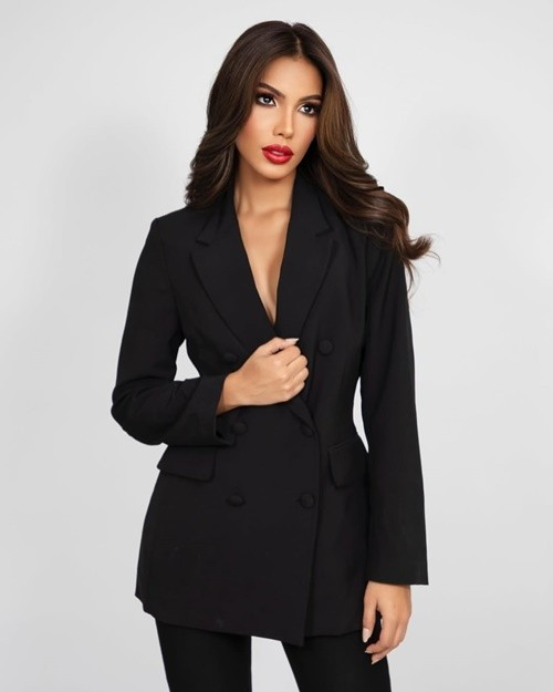 Sakra Guerrero làm người mẫu, bác sĩ phẫu thuật trước khi tham gia Miss International 2024. Ảnh: Instagram Sakra Guerrero.