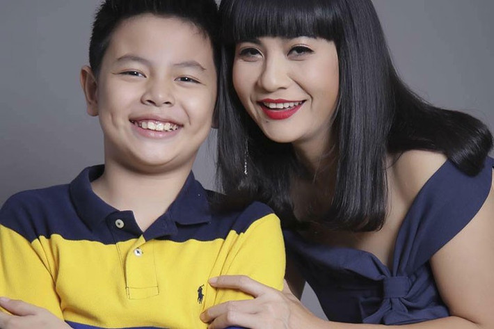 Giống Thái Hòa, Cát Phượng có kinh nghiệm diễn xuất nhiều năm. Không ít khán giả cho rằng Thiên Minh sẽ nối nghiệp bố mẹ, trở thành diễn viên chuyên nghiệp trong tương lai. Ảnh: FB Cát Phượng.