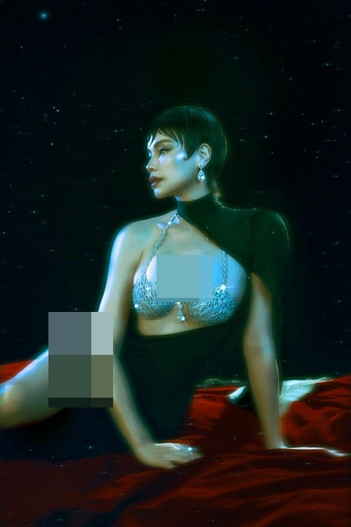 Trên trang cá nhân, Hồ Ngọc Hà vừa tung bộ ảnh nghệ thuật. Nữ ca sĩ có tạo hình khác lạ. Ảnh: FB Hồ Ngọc Hà.