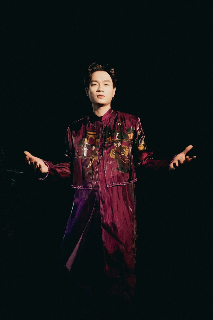 “Tuấn Cry xin được gửi chút tấm lòng của mình tới bà con tỉnh Nghệ An đang bị ảnh hưởng bởi thiên tai. Của ít lòng nhiều mong rằng góp 1 phần nhỏ tới bà con cũng như các cấp chính quyền đang phải gồng mình trước thiên tai. Mong bà con mình bình an và sớm trở lại cuộc sống bình thường ạ”, tác giả ca khúc Bắc Bling bày tỏ. Ảnh: FB Tuấn Cry.