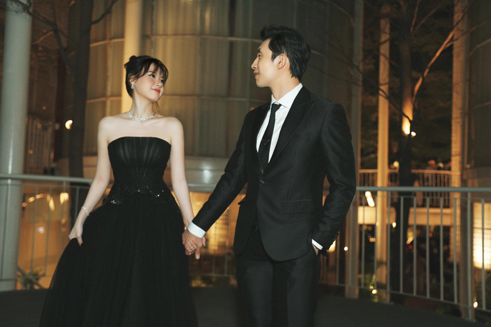 Đối với Midu, điều quan trọng là vợ chồng cô có nhau và chọn lựa một cuộc sống tích cực, bình yên.