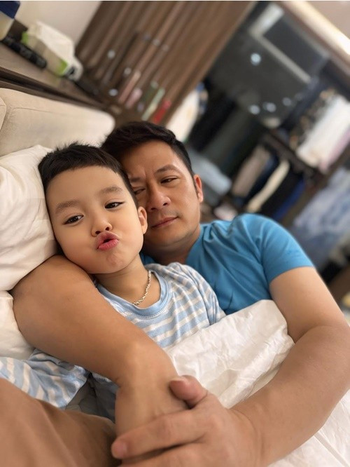 Con trai thứ 4 của Bằng Kiều càng lớn càng đáng yêu. Ảnh: FB Benly.