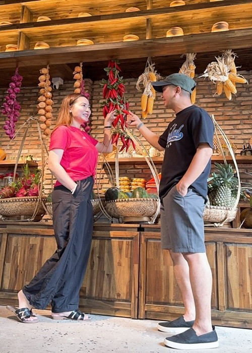 Bạn gái Hùng Thuận không hoạt động trong showbiz. Hiện tại, Tuệ Tâm kinh doanh. Ảnh: FB Hùng Thuận.