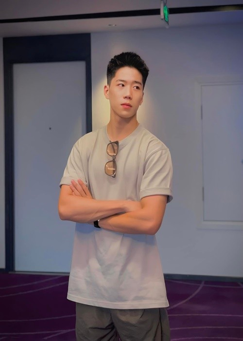 Theo Tiền Phong, trước khi hoạt động nghệ thuật, Gia Huy là vận động viên vô địch Đá cầu lứa tuổi trẻ Việt Nam.Ảnh: FB Gia Huy.