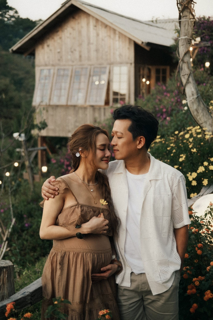 Sau khi kết hôn, Nhã Phương tập trung chăm sóc gia đình, kinh doanh. Cô từng tham gia một số bộ phim sau khi làm mẹ như Cây táo nở hoa, Song song, Yêu trước ngày cưới. Ảnh: Mạnh Bi.