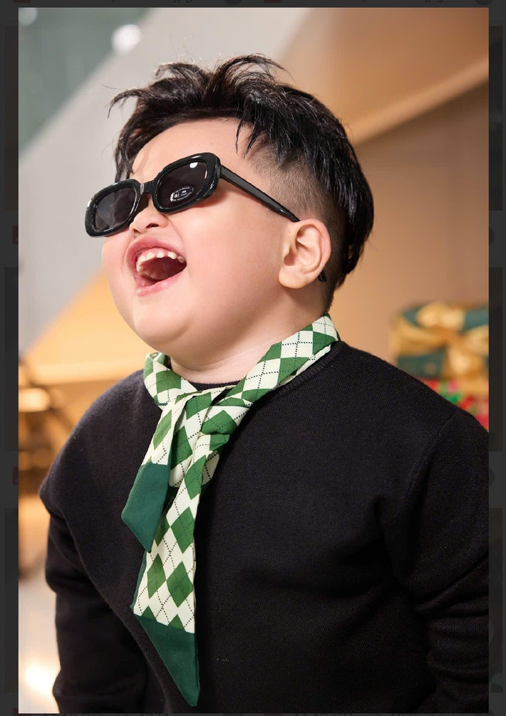 Con trai Lê Dương Bảo Lâm chào đời năm 2022, tên thật Dĩ Kha.