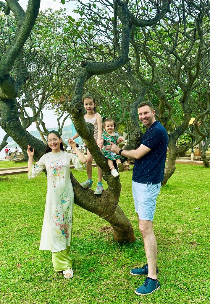 Hình ảnh Lan Phương và David Duffy từng thường xuyên đưa các con đi du lịch. Ảnh: FB Lan Phương.