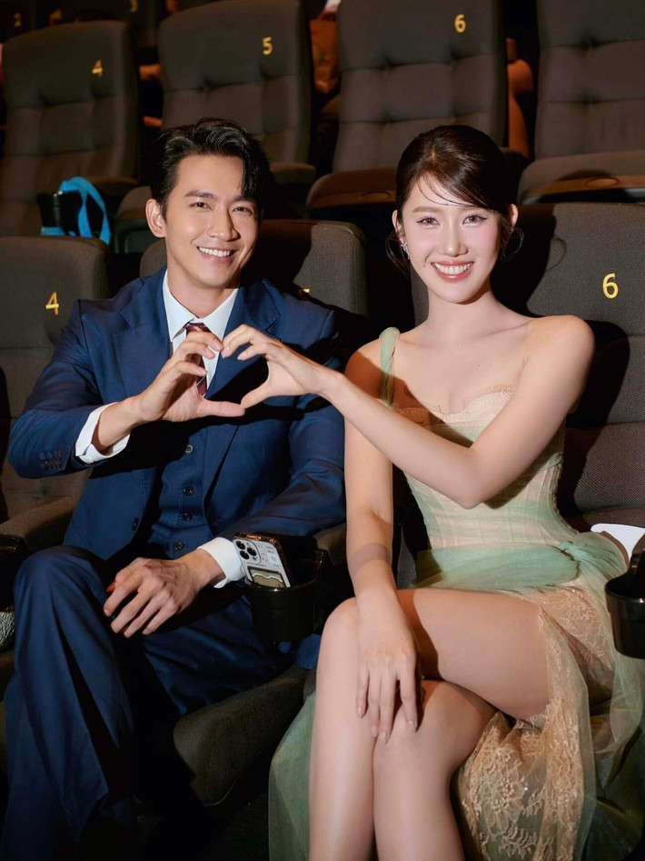 Theo Người Lao Động, trong livestream mới đây, Thúy Ngân cho biết, chuyện tình cảm giữa cô và Võ Cảnh kết thúc cách đây 7-8 tháng. Nữ diễn viên tiết lộ, cô và Võ Cảnh hiện tại là bạn bè, vẫn hỏi thăm sức khỏe của nhau. Ảnh: Vietnamnet.