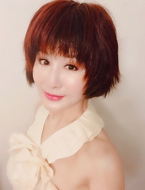 Phan Nghinh Tử luôn chăm chút cho nhan sắc. Ở tuổi ngoài 70, bà vẫn ăn mặc điệu đà. Ảnh: Người Lao Động.