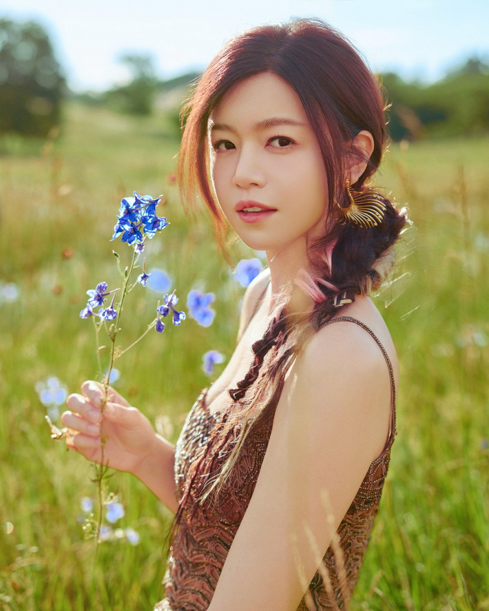 Theo Vietnamnet, Trần Nghiên Hy và Trần Hiểu cùng chia sẻ trên trang cá nhân: “Biết ơn vì đã gặp gỡ. Từ nay, mỗi người hãy sống bình an. Trong tương lai, chúng ta vẫn sẽ cùng là cha mẹ, cùng đồng hành và trưởng thành bên con”. Ảnh: Tiền Phong