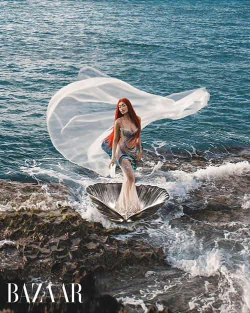 Trong cuộc phỏng vấn với VOV, Thảo Nhi Lê cho biết, cô đi lên từ hai bàn tay trắng, không phải sinh ra đã có đủ mọi thứ như mọi người nghĩ. Ảnh: Harper’s Bazaar Việt Nam.