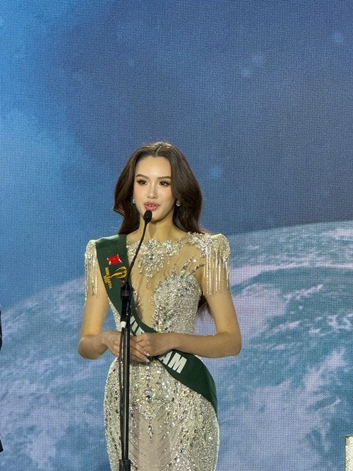 Mỹ Anh đoạt danh hiệu Á hậu 3 Miss Earth Vietnam 2025, vào top 35 Hoa hậu Việt Nam 2022, top 36 Miss Grand Vietnam 2024 trước khi mang chuông đi đánh xứ người. Ảnh: FB Trịnh Mỹ Anh.