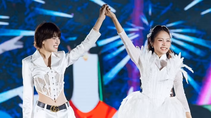 Phương Mỹ Chi được biết đến từ Giọng hát Việt nhí 2013, còn Pháo gây chú ý khi tham gia King of Rap 2020.