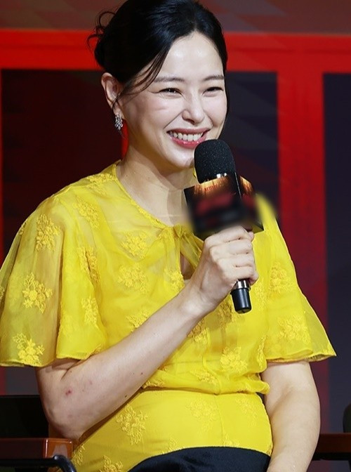 Tháng 9/2025, vợ chồng Honey Lee đón con thứ hai gia nhập tổ ấm. Ảnh: Instagram Honey Lee.