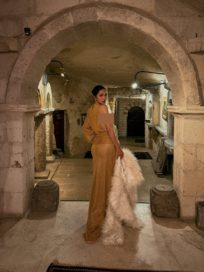 Hương Giang đón giao thừa và tuổi mới ở nước ngoài. Ảnh: Instagram Hương Giang.