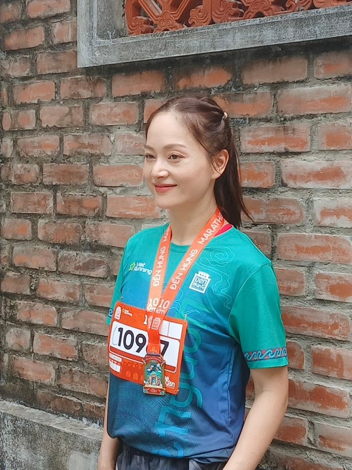 Lan Phương còn từng viết: "Chặng đường đó còn dài và ngột ngạt nhưng mình đã biết cách tự chữa lành và lấy lại nụ cười tươi rồi". Ảnh: FB Lan Phương.