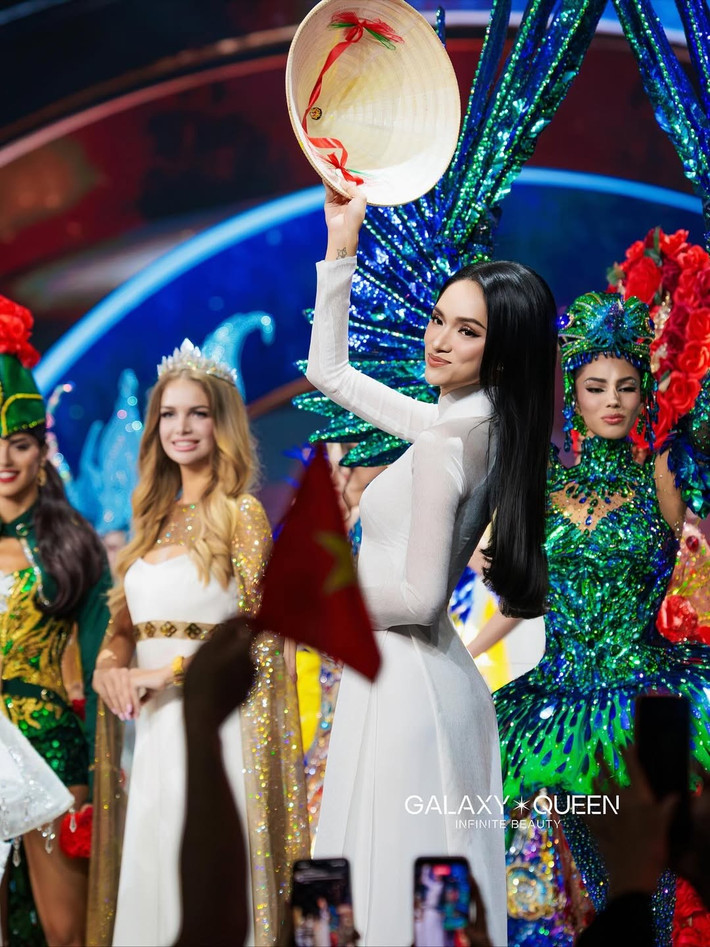 Như vậy, năm nay, ban giám khảo không chọn ra top 10 sau top 30. Ảnh: Galaxy Queen.