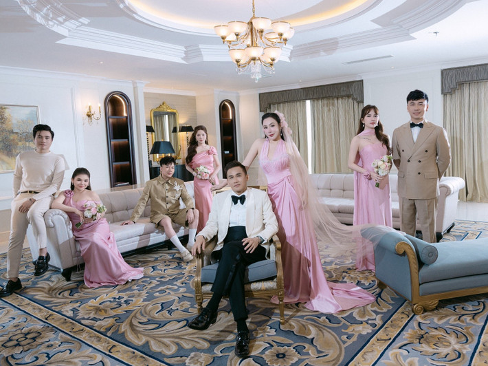 Thực đơn đám cưới của Hồ Quỳnh Hương gồm các món chay như gỏi tảo biển, nem thuần chay, súp bí đỏ nấu sữa hạnh nhân, bánh mì nướng - pate thuần chay, hải vị hấp miến, nấm hầu thủ xốt tiêu, súp lơ xanh, nấm lộc nhung, canh măng, mì spaghetti xốt nấm - thịt thực vật hiệu Bill Gates, xôi pate, kem que…Ảnh: FB Hồ Quỳnh Hương.