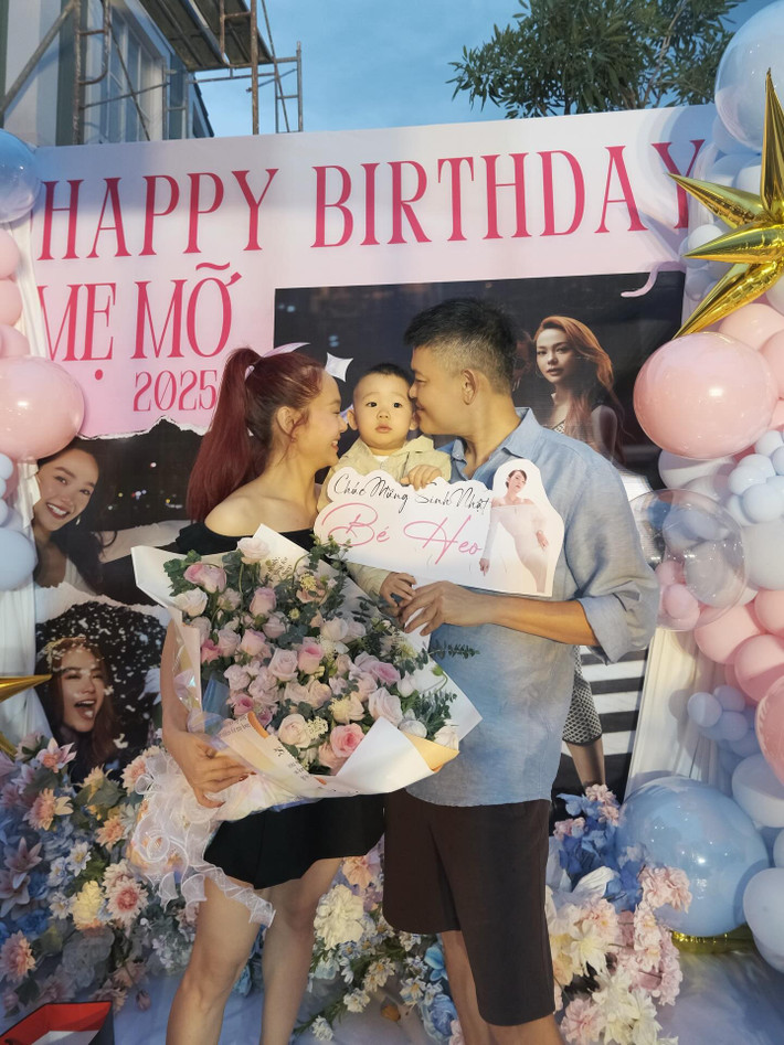 Hình ảnh Minh Hằng đón sinh nhật bên chồng đại gia và con trai kháu khỉnh vào tháng 6/2025. Ảnh: FB Minh Hằng.