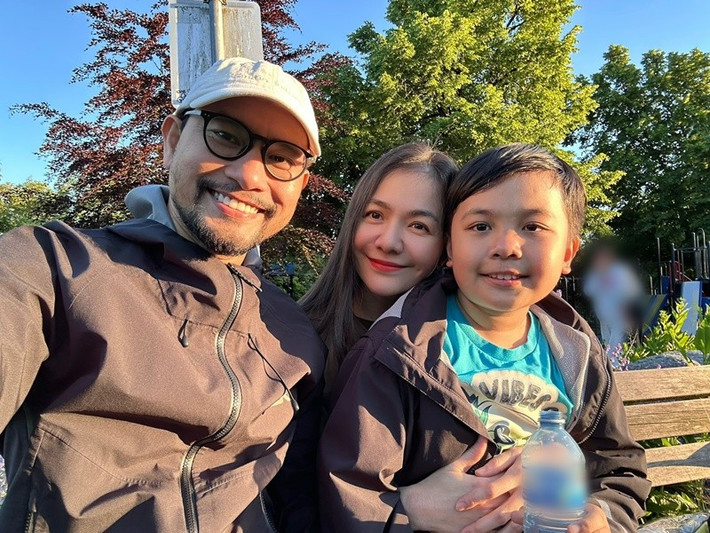 Ở Canada, mỗi cuối tuần, Huỳnh Đông đưa vợ con đi chơi. Gia đình nam diễn viên thường xuyên ra công viên gần nhà tản bộ và hít thở không khí. Thi thoảng, vợ chồng Huỳnh Đông đưa con trai đi chơi xa. Ảnh: FB Huỳnh Đông.