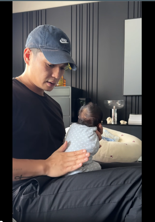 Huy Trần san sẻ việc chăm sóc con với Ngô Thanh Vân. Ảnh: FB Ngô Thanh Vân.