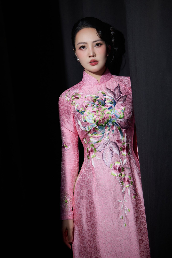 Thụy Vân lấy lại được vóc dáng thon thả chỉ sau ít tháng sinh con thứ hai.