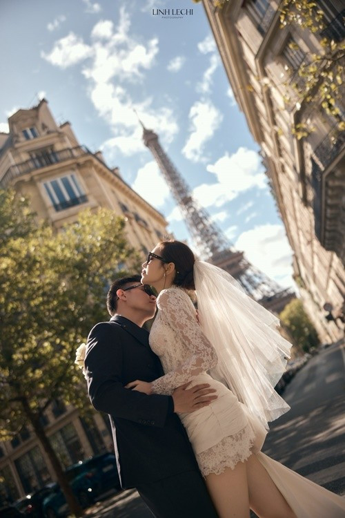 Nàng hậu còn đăng tải status tiếng Anh với nội dung tạm dịch: "Không cần lời hoa mỹ. Chỉ cần tình yêu lớn". Ảnh: FB Đỗ Thị Hà.