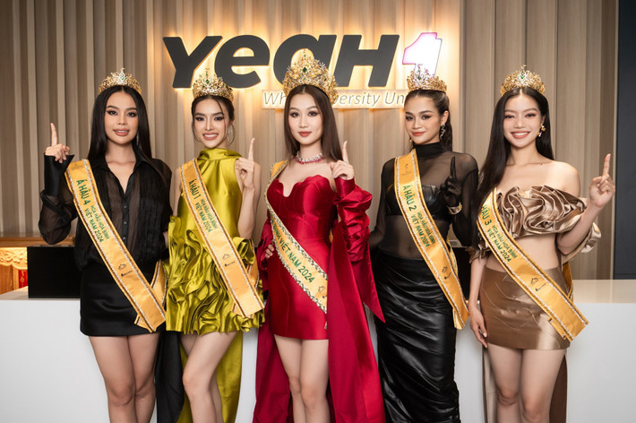 Tháng 8/2024, Võ Lê Quế Anh đăng quang Miss Grand Vietnam - Hoa hậu Hòa bình Việt Nam. Hạnh Nguyên đoạt danh hiệu á hậu 1. Thu Hiền đoạt danh hiệu á hậu 2. Danh hiệu á hậu 3 thuộc về Bích Tuyền. Danh hiệu á hậu 4 thuộc về Ánh Vương. Ảnh: Yeah1.