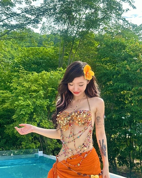 Cô nói được tiếng Đức, Thái, Anh, Việt và Trung. Ảnh: FB Jannine Weigel.