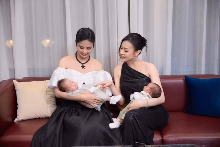Chia sẻ về tình bạn, Ngọc Hân cho biết: “Chơi với Oanh lâu, hai đứa bằng tuổi, tính cách đôi khi cũng ‘phổi bò’ nên khá hiểu nhau".