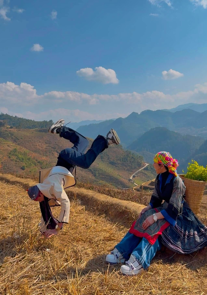 Diệp Lâm Anh thích thú trước màn nhảy múa của Phạm Kiên. Ảnh: FB Phạm Kiên.