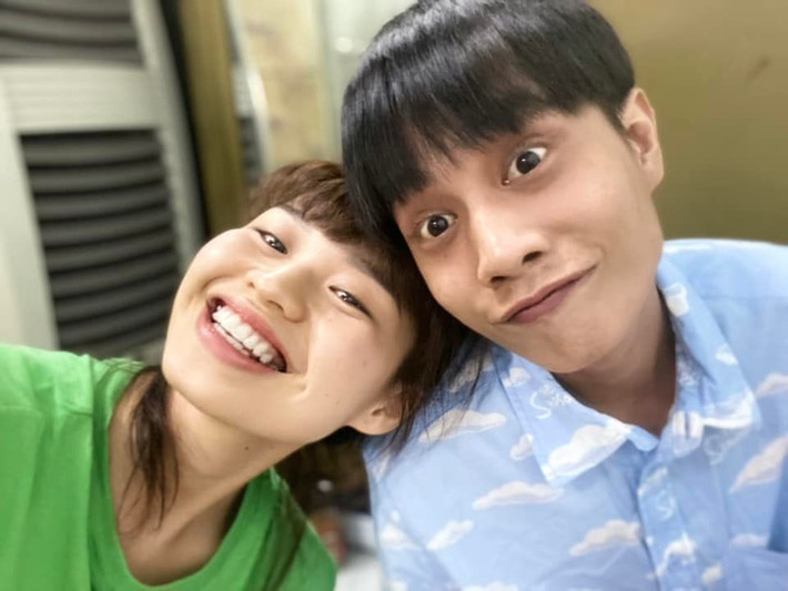 Lê Lộc - Tuấn Dũng không phô trương mà chọn cách thể hiện tình cảm nhẹ nhàng qua những khoảnh khắc đời thường ngọt ngào bên nhau. Ảnh: FB Tuấn Dũng.