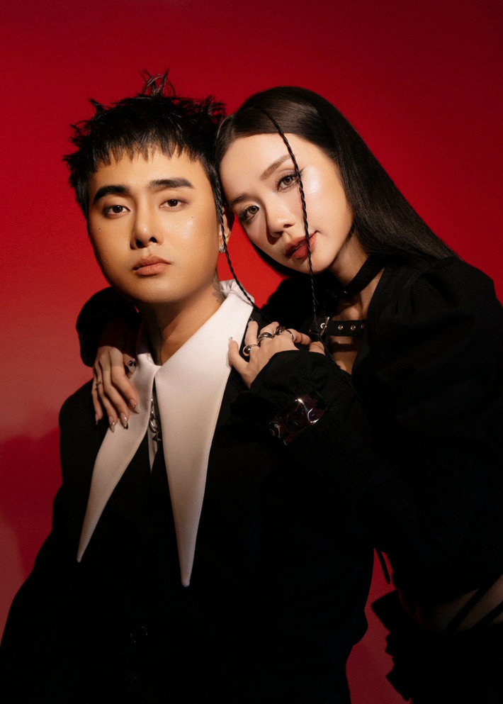 Đạt G bày tỏ Bảo Ngọc đã chịu quá nhiều thử thách. "Hạnh phúc nhé em yêu của anh, sống cùng anh và con đến hết cuộc đời. Cảm ơn em”, rapper đọc lời thề nguyện. Ảnh: FB Bảo Ngọc.