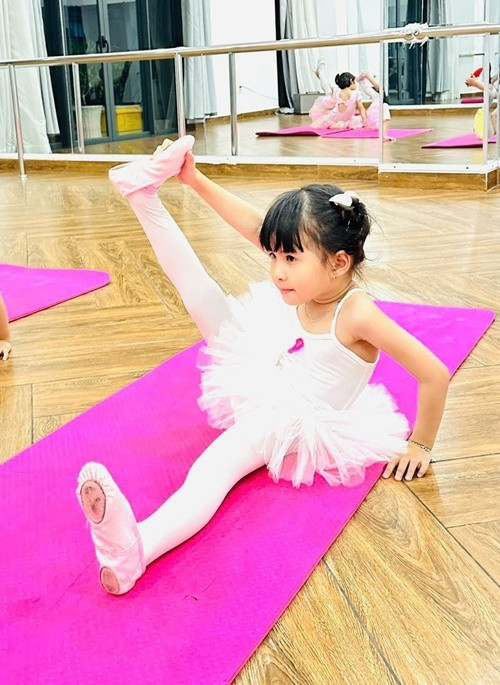 Con gái Jack - Thiên An năm nay 4 tuổi, có gương mặt giống bố như đúc. Ảnh: FB Mẹ An và bé Sol.