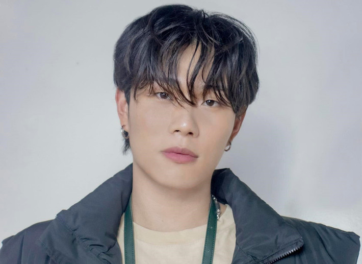 Theo VOV, Dương Domic bắt đầu đến với âm nhạc từ năm 14-15 tuổi. Năm 2021, nam ca sĩ đầu quân cho một công ty giải trí của Hàn Quốc sau 3 năm thực tập. Ảnh: FB Dương Domic.