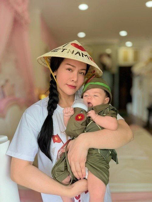 Nhật Kim Anh có con gái phương pháp thụ tinh trong ống nghiệm (IVF). Nữ diễn viên hiện tại vẫn giấu danh tính bố của con gái. Ảnh: FB Nhật Kim Anh.
