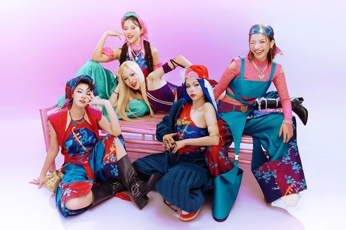 Ở livestage 4 Em xinh say hi, cùng các thành viên Pháo, Liu Grace, Lâm Bảo Ngọc và Saabirose thể hiện ca khúc Duyên. Nhiều khán giả khen tiết mục ấn tượng từ phần nghe đến phần nhìn. Ảnh: FB Phương Mỹ Chi.