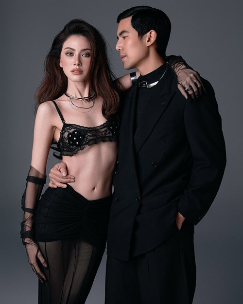 Mai Davika là ca sĩ, người mẫu, diễn viên còn bạn trai của người đẹp làm biên kịch, từng đóng phim. Ảnh: Instagram Ter Chantavit.