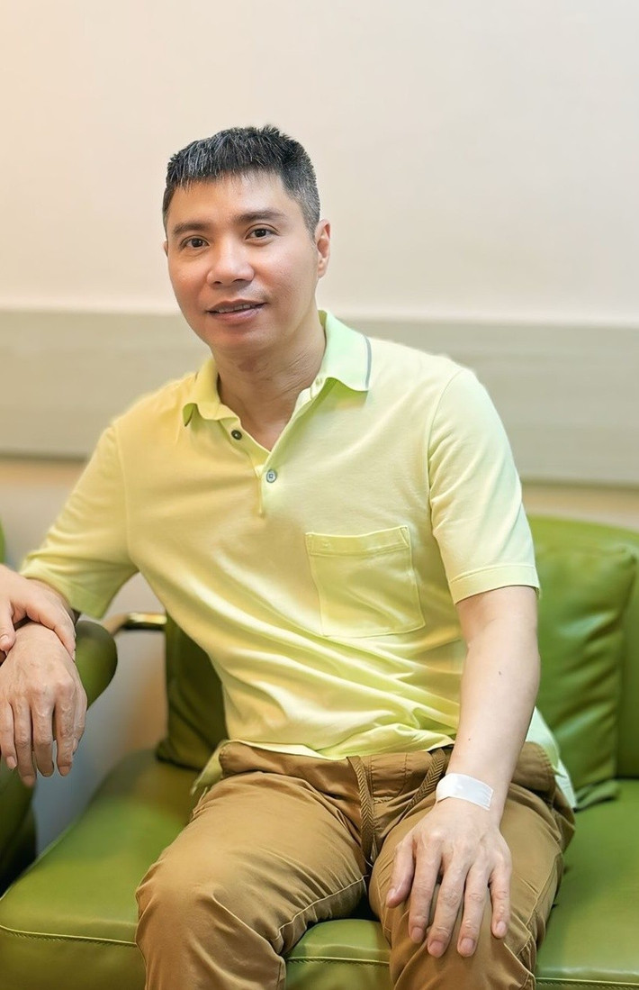 NSND Công Lý vừa xuất viện sau ca mổ sỏi thận cách đây ít ngày. Ảnh: FB Ngọc Hà.