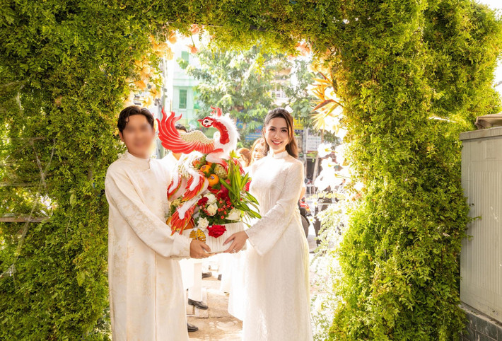 Phan Thị Mơ (trong ảnh) cùng, diễn viên Huỳnh Hồng Loan, Á hậu Kim Duyên, ca sĩ Hoàng Ái My... làm phù dâu cho đám cưới Sunny Đan Ngọc. Ảnh: FB Phan Thị Mơ.