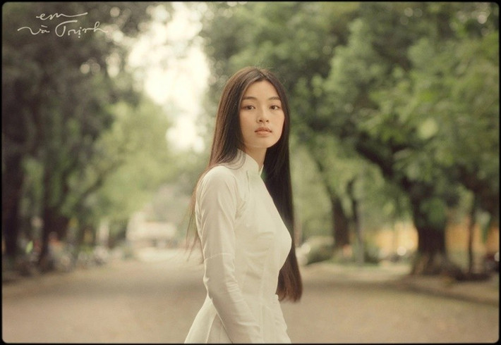 Lan Thy xuất thân là người mẫu ảnh trước khi lấn sân diễn xuất. Cô từng gây chú ý khi tham gia bộ phim Em và Trịnh. Ảnh: VOV.