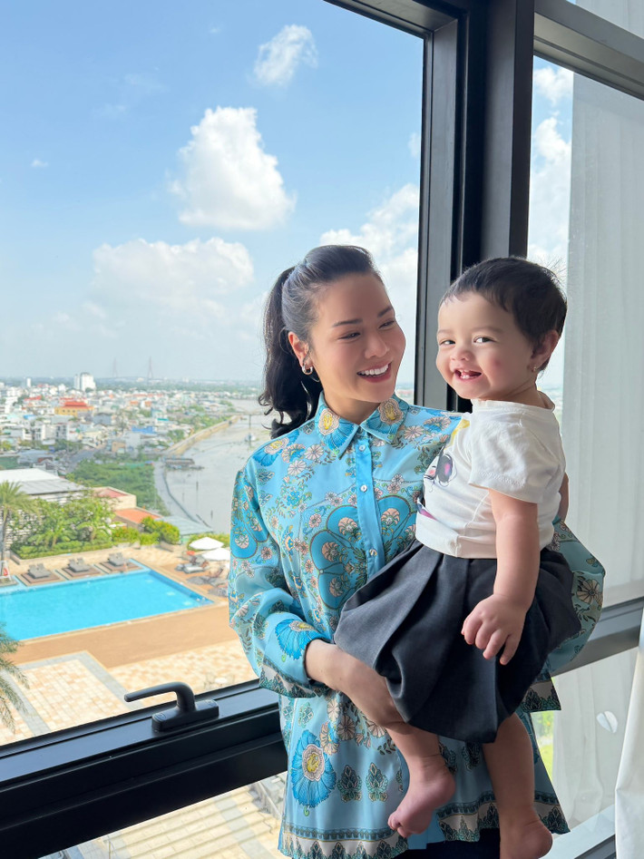 Nữ diễn viên thường xuyên đưa con gái đi nghỉ dưỡng.